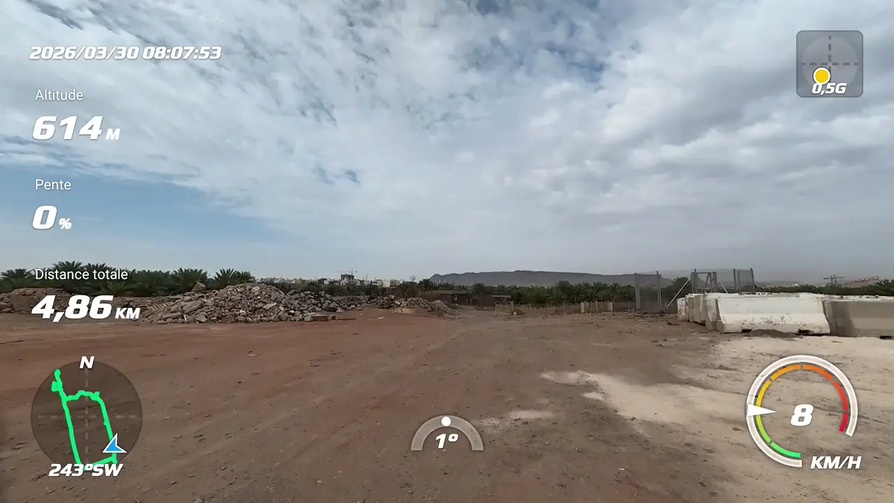 Les vestiges de la forteresse de Kaʿb ibn al-Ashraf derrière un grillage à Médine